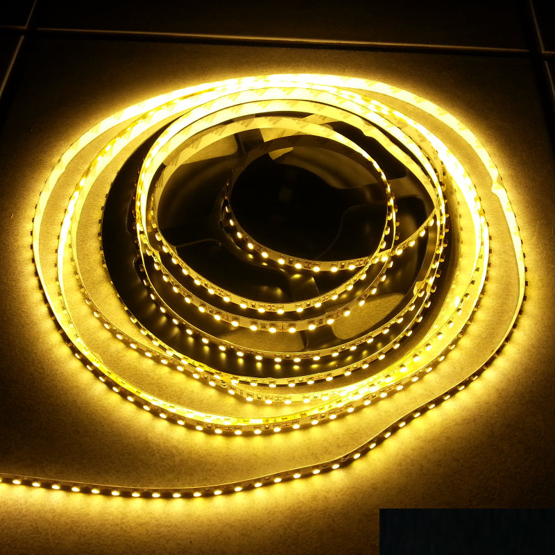 1m LED Streifen 12V 9,6W 1020Lm 120x SMD2835/m warm weiß (2900K) IP20