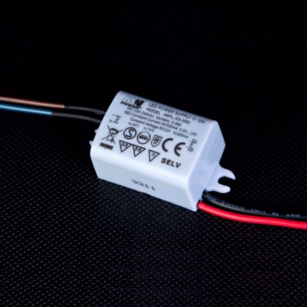 LED Netzteil | Trafo 700mA Konstantstrom 2,5~4,5VDC 3W (MPL-03-700) Mini